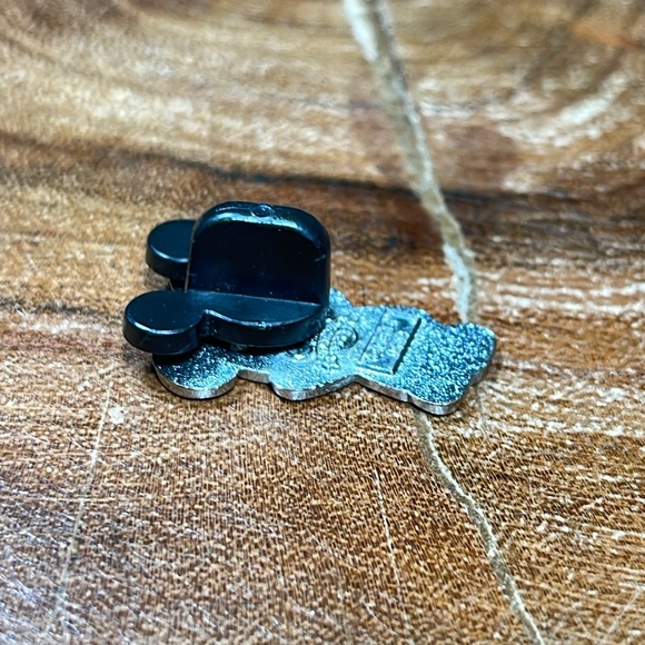 Disney Mickey Mouse Pin - Picture 2 of 5